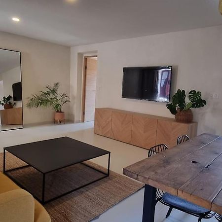 Appartement Au Centre Du Village 卡尔热斯 外观 照片
