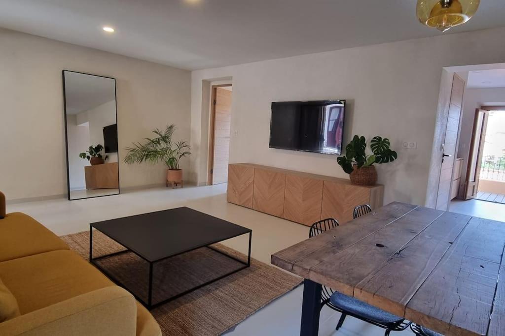 Appartement Au Centre Du Village 卡尔热斯 外观 照片