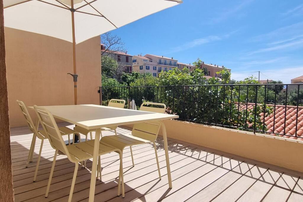 Appartement Au Centre Du Village 卡尔热斯 外观 照片
